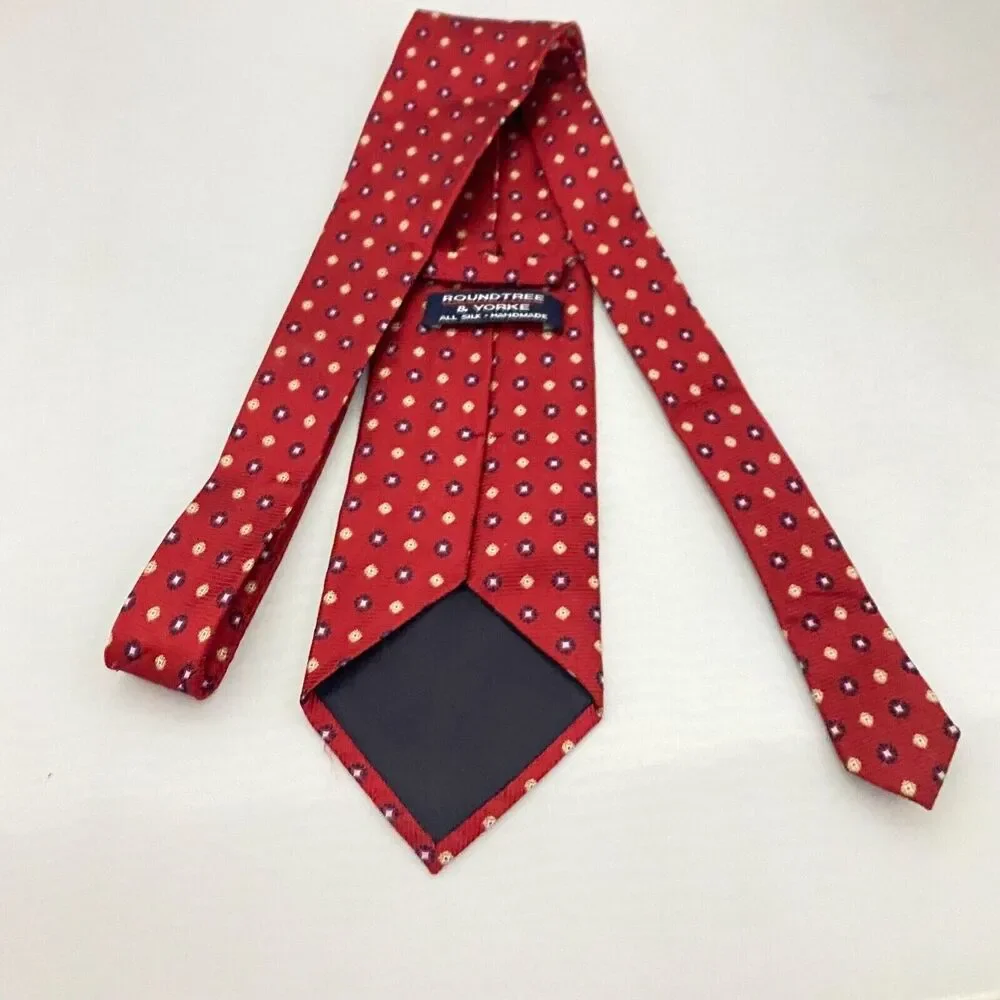 #5557 Roundtree & Yorke Red Dotted Necktie, Tie 59 x 4